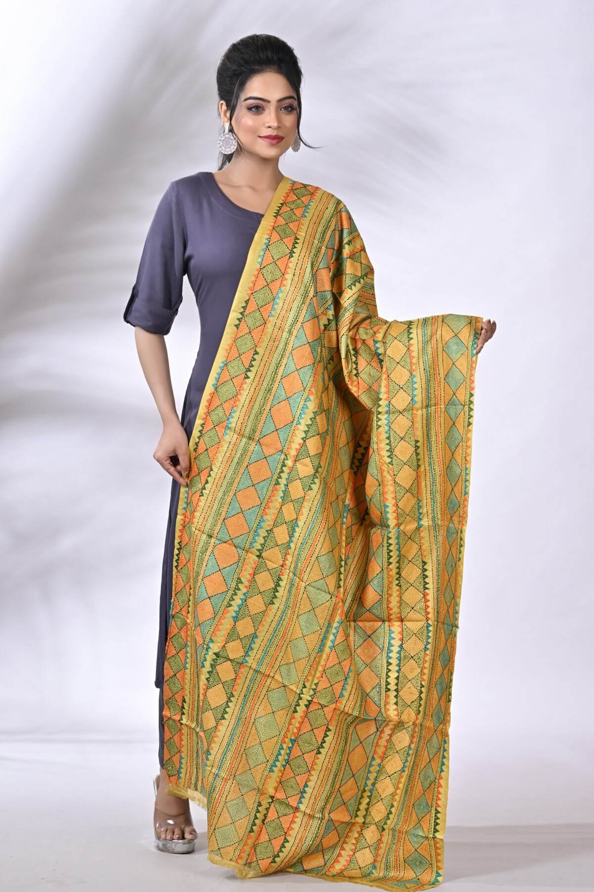 D66-1.jpg Yellow Geometrical Pure Tussar Kantha Dupatta - Image 1